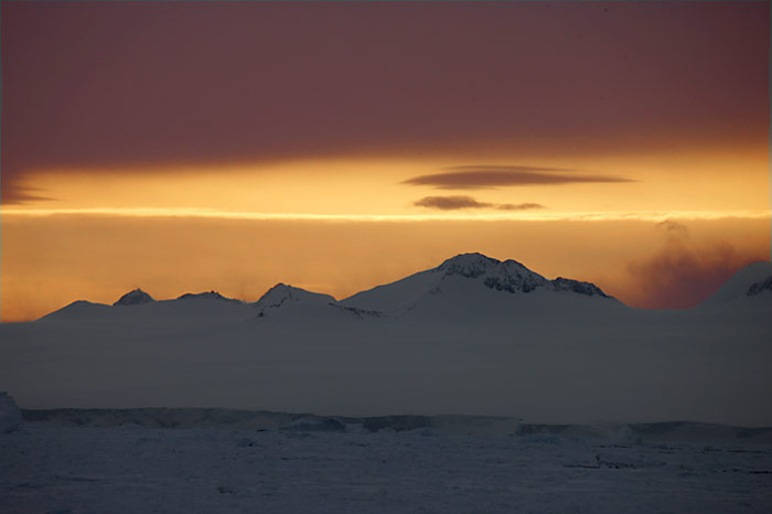 PolarNEWS_Kaiserpinguine_Snowhill_002